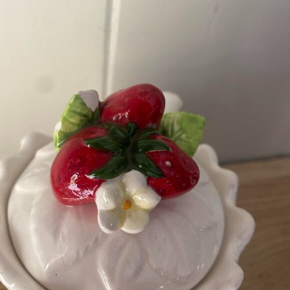 Lefton Japan White & Green Strawberry and Leaf Ceramic Sugar Bowl - Picture 2 of 8